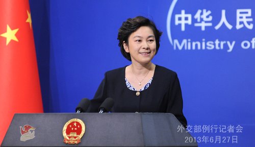 2013年6月27日，外交部发言人华春莹主持例行记者会。